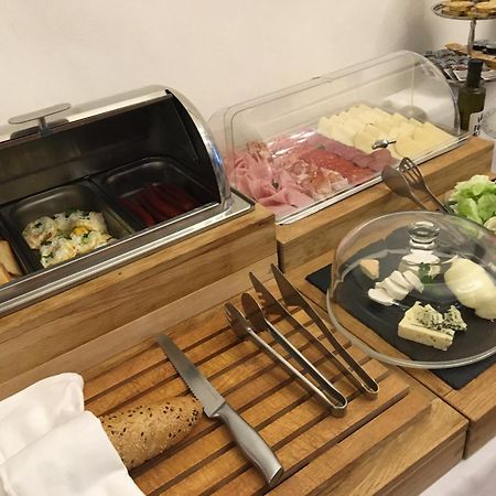 Hotel Pod Zamkem Velké Meziříčí 外观 照片